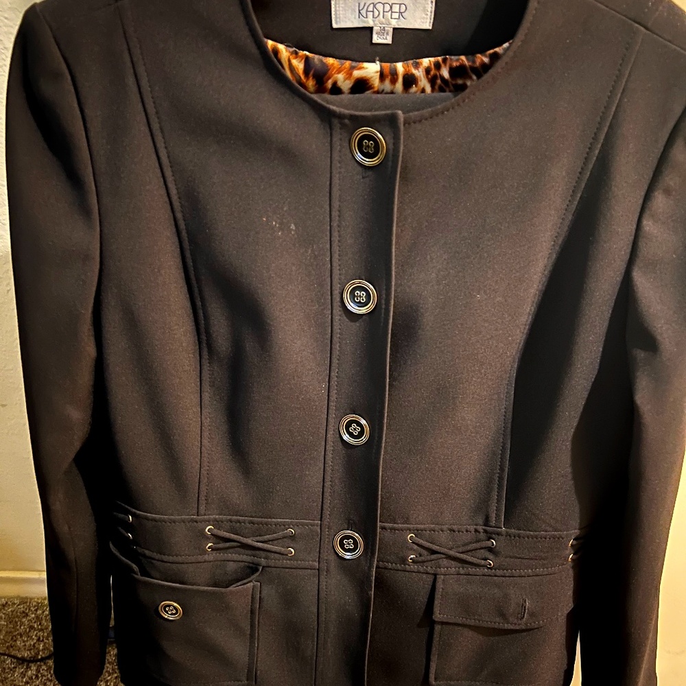 Still need a simple business suit?